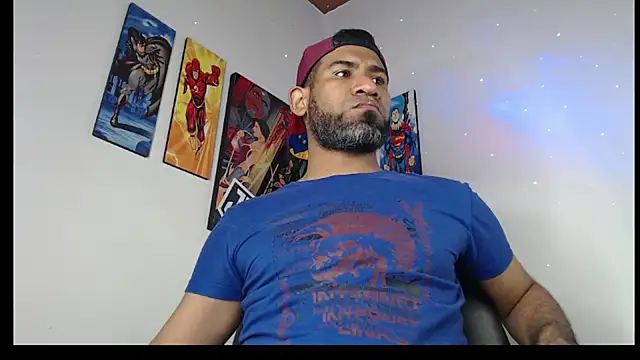 Snapshot of Enriblack92 chatting on 02.13.25 Enriblack92 online show from 02.13.25