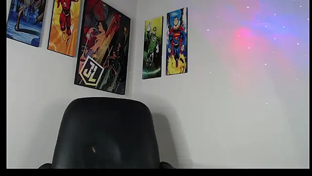 Snapshot of Enriblack92 chatting on 02.15.25 Enriblack92 online show from 02.15.25