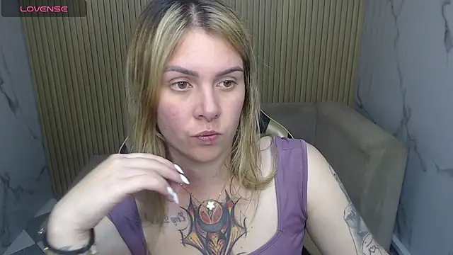 Snapshot of Paula_b_ chatting on 06.25.26 Paula b online show from 06.25.26