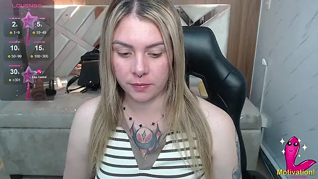 Snapshot of Paula_b_ chatting on 07.04.26 Paula b online show from 07.04.26