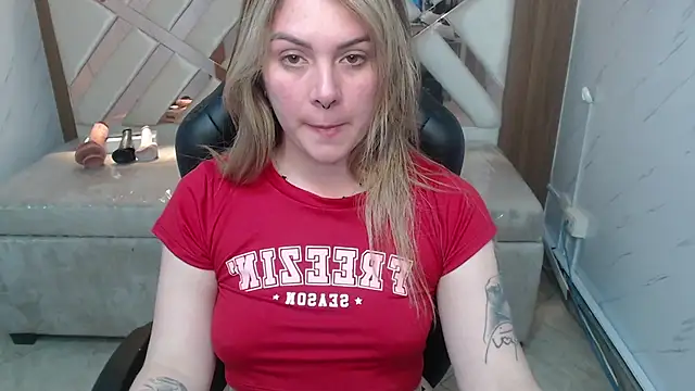 Snapshot of Paula_b_ chatting on 07.11.26 Paula b online show from 07.11.26