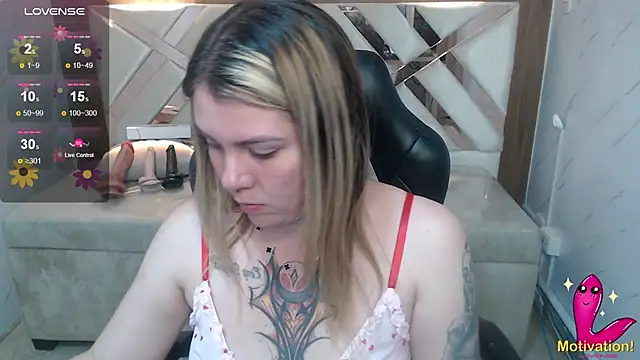 Snapshot of Paula_b_ chatting on 07.24.26 Paula b online show from 07.24.26