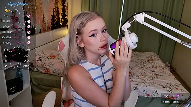 LexieLoree online show from 09.20.25