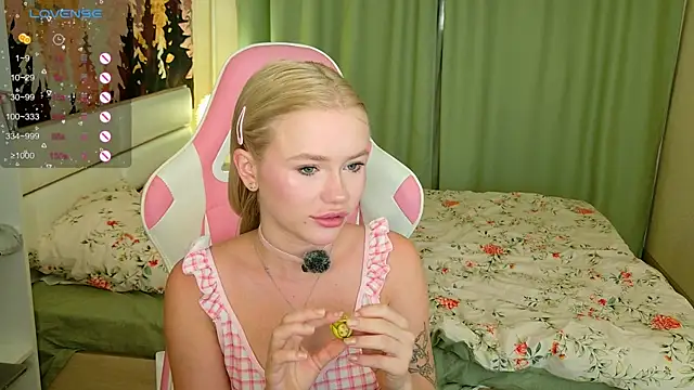 LexieLoree online show from 09.29.25