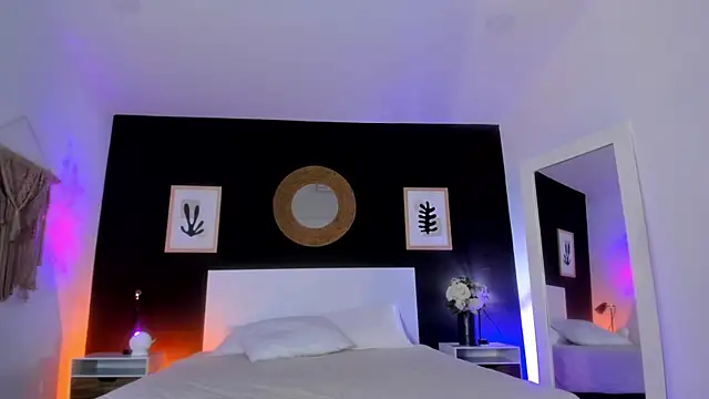 VioletPaket online show from 10.21.25