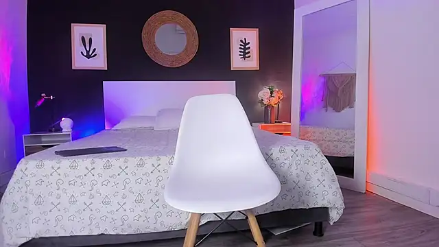 VioletPaket online show from 11.09.25