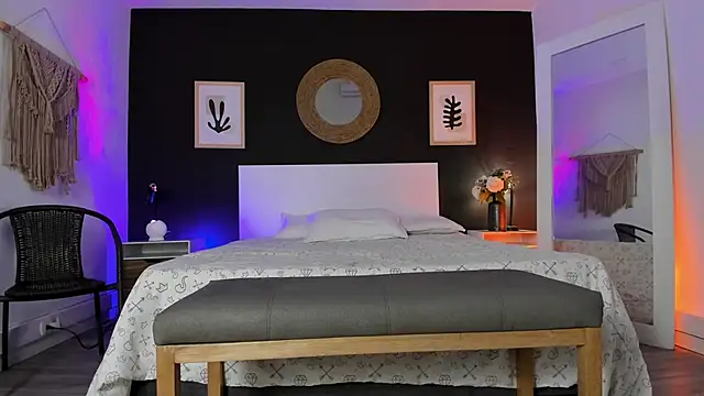 VioletPaket online show from 11.23.25