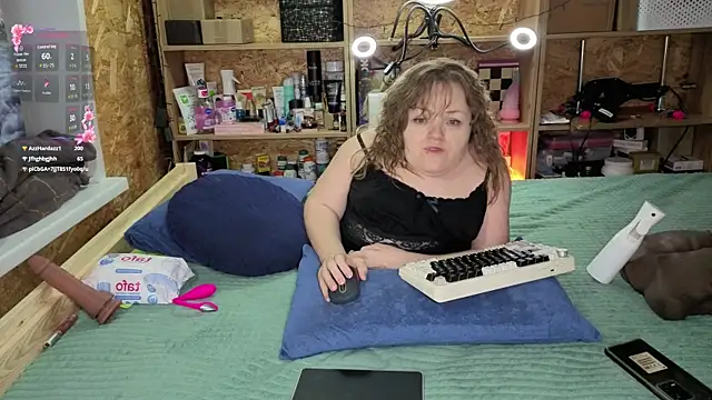 MiniNatalie online show from 12.21.25