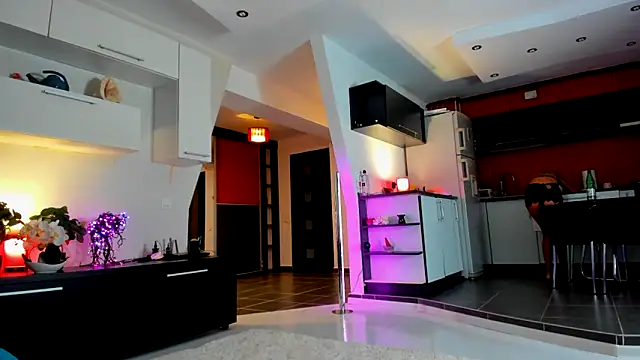 Snapshot of MissSmiley26 chatting on 09.12.25 MissSmiley26 online show from 09.12.25