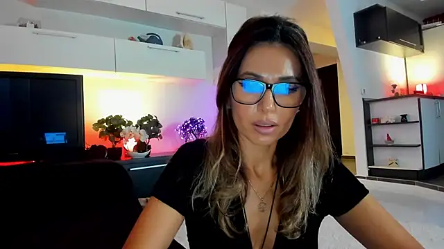 Snapshot of MissSmiley26 chatting on 10.16.25 MissSmiley26 online show from 10.16.25