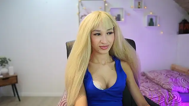 Snapshot of Amai__Liu chatting on 11.28.25 Amai Liu online show from 11.28.25