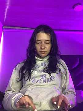 Isabella 21x online show from 05.04.26