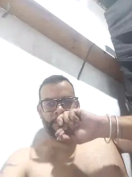 Snapshot of Daos69 chatting on 10.13.25 Daos69 online show from 10.13.25