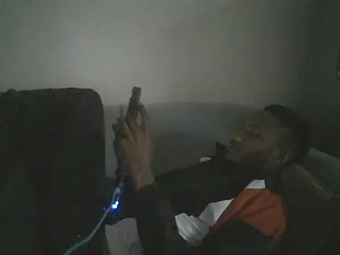 Snapshot of Dawi3 chatting on 10.24.25 Dawi3 online show from 10.24.25