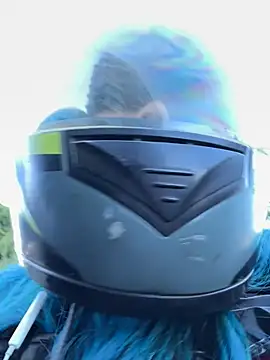 Snapshot of Lunapage chatting on 01.22.25 Lunapage online show from 01.22.25