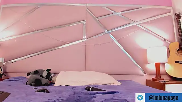 Snapshot of Lunapage chatting on 02.08.25 Lunapage online show from 02.08.25