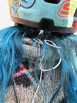 Snapshot of Lunapage chatting on 02.13.25 Lunapage online show from 02.13.25