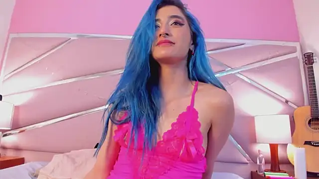 Snapshot of Lunapage chatting on 02.20.25 Lunapage online show from 02.20.25