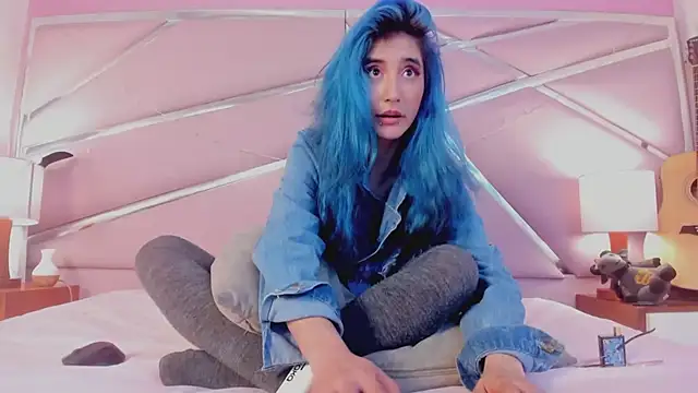 Snapshot of Lunapage chatting on 03.07.25 Lunapage online show from 03.07.25