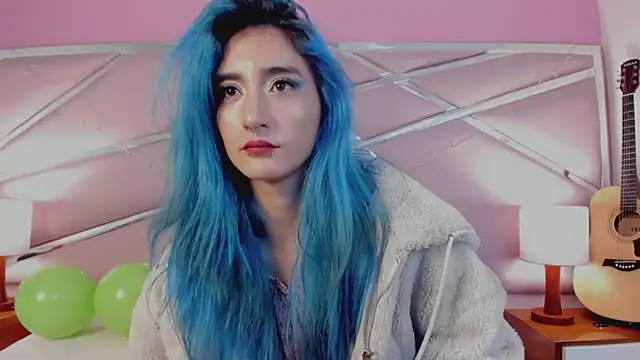 Snapshot of Lunapage chatting on 03.18.25 Lunapage online show from 03.18.25