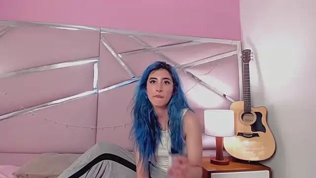 Snapshot of Lunapage chatting on 03.21.25 Lunapage online show from 03.21.25