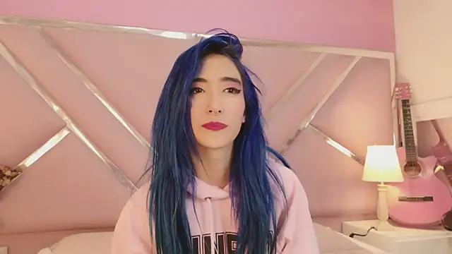 Snapshot of Lunapage chatting on 09.25.25 Lunapage online show from 09.25.25