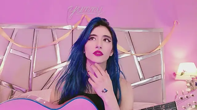 Snapshot of Lunapage chatting on 09.29.25 Lunapage online show from 09.29.25