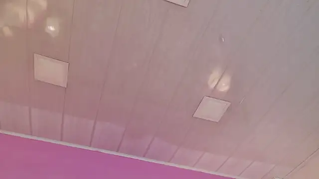 Snapshot of Lunapage chatting on 10.20.25 Lunapage online show from 10.20.25