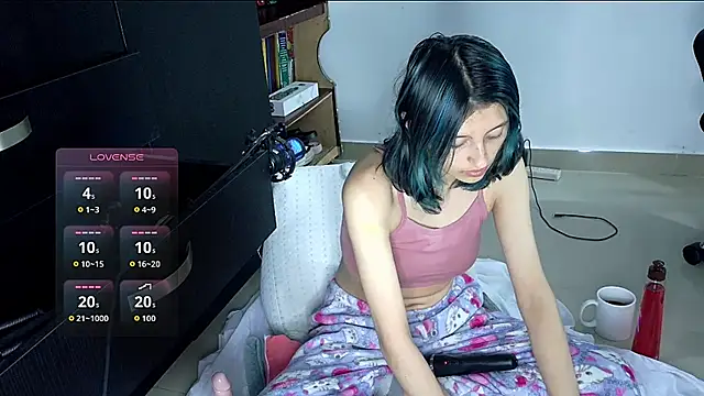 Camila---torres online show from 10.04.25