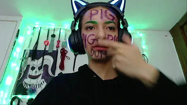 Eloise-brown online show from 03.14.25