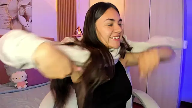 mia nevaeh online show from 10.24.25