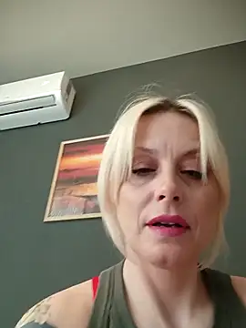 Snapshot of MySweetcum69 chatting on 10.06.25 MySweetcum69 online show from 10.06.25