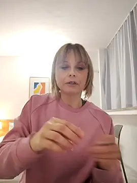 Snapshot of MySweetcum69 chatting on 11.27.25 MySweetcum69 online show from 11.27.25