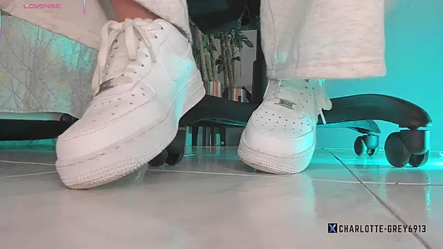 Snapshot of charlotte__grey chatting on 01.13.26 charlotte grey online show from 01.13.26