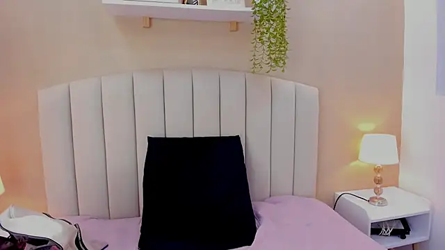 Mia thompson 19 online show from 07.20.26