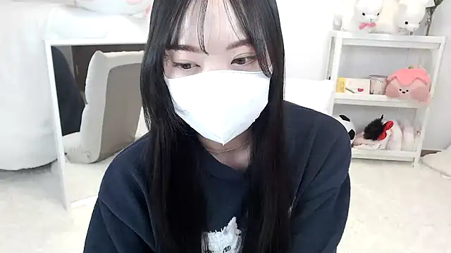 momo room online show from 04.26.26