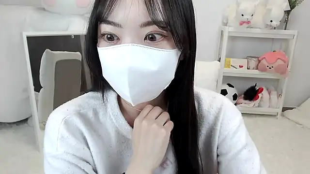 momo room online show from 05.01.26