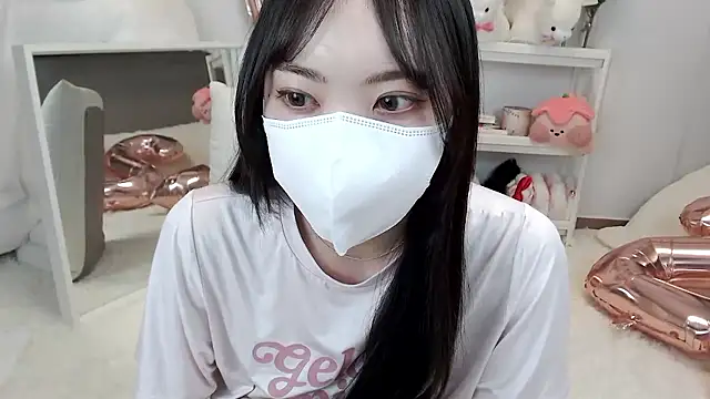 momo room online show from 05.24.26