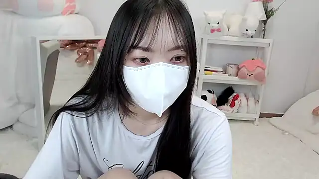 momo room online show from 05.30.26