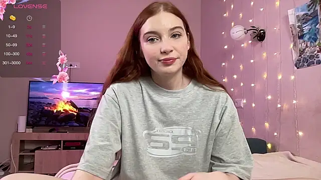 Snapshot of cinnabon_girls chatting on 01.17.25 cinnabon girls online show from 01.17.25