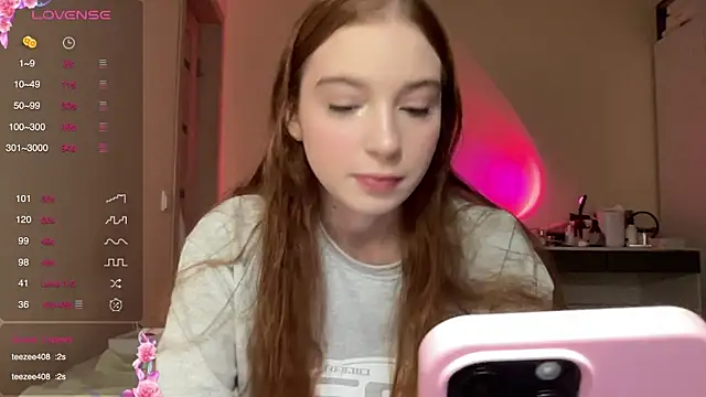 Snapshot of cinnabon_girls chatting on 02.02.25 cinnabon girls online show from 02.02.25