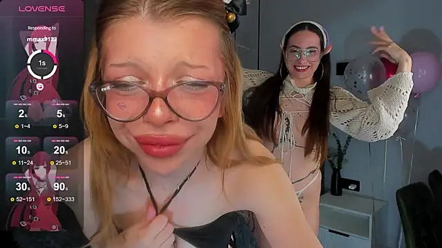 Snapshot of Hannah_Carr chatting on 12.22.25 Hannah Carr online show from 12.22.25