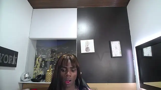 Snapshot of enderlis chatting on 02.05.25 enderlis online show from 02.05.25