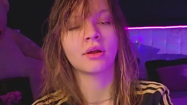 Snapshot of LitaBrom chatting on 11.26.25 LitaBrom online show from 11.26.25