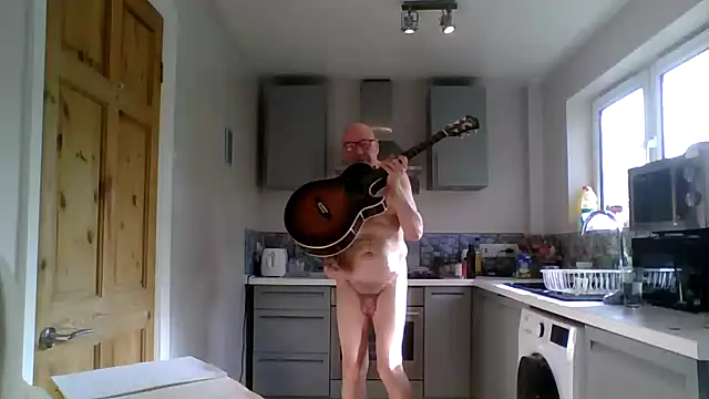 Snapshot of jimmybenido chatting on 05.25.26 jimmybenido online show from 05.25.26
