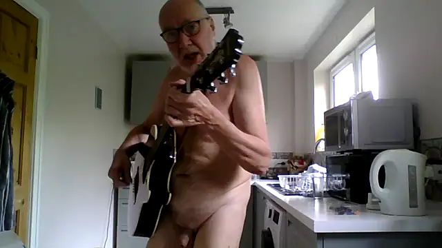 Snapshot of jimmybenido chatting on 06.04.26 jimmybenido online show from 06.04.26