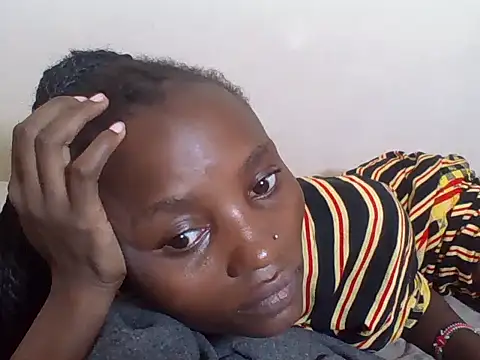 SexyNeedle22 online show from 10.29.25