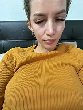 Snapshot of IvySamek chatting on 05.23.26 IvySamek online show from 05.23.26