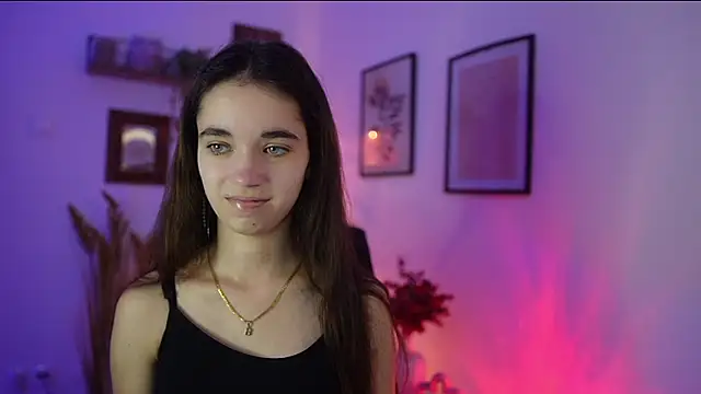 Snapshot of Gia_Paige18 chatting on 11.07.25 Gia Paige18 online show from 11.07.25