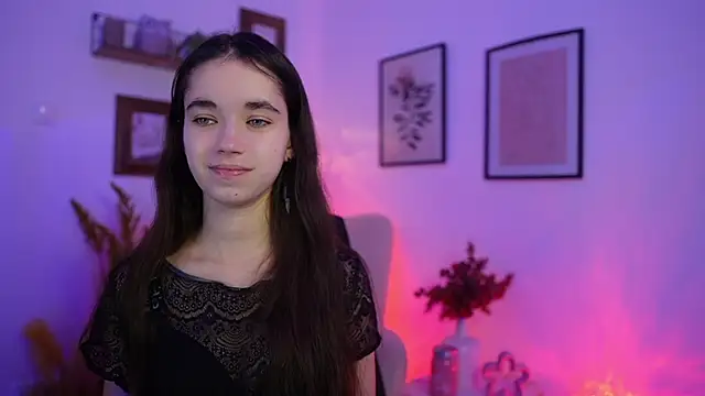 Snapshot of Gia_Paige18 chatting on 11.25.25 Gia Paige18 online show from 11.25.25